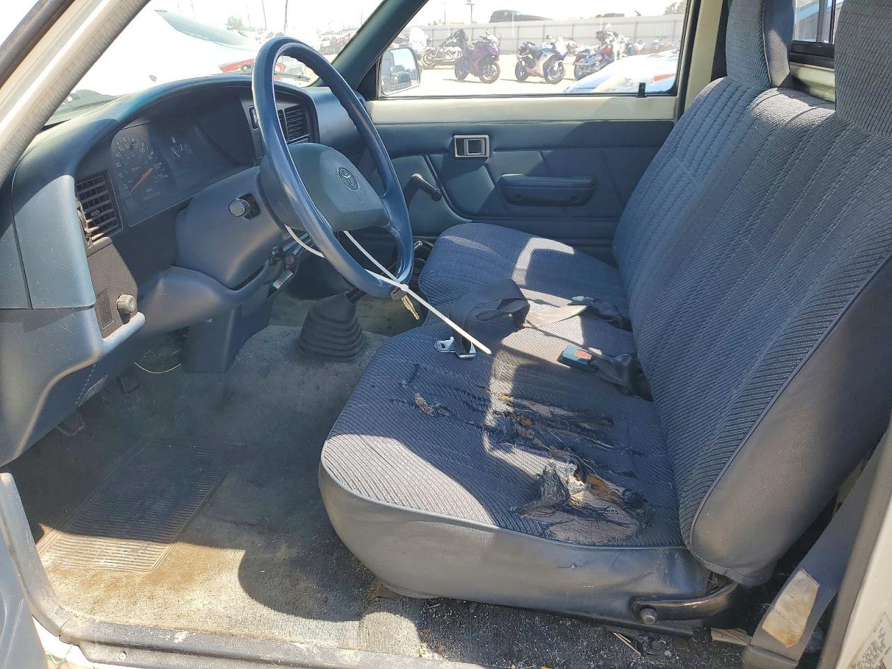 1992 Toyota Pickup Base - Image 7