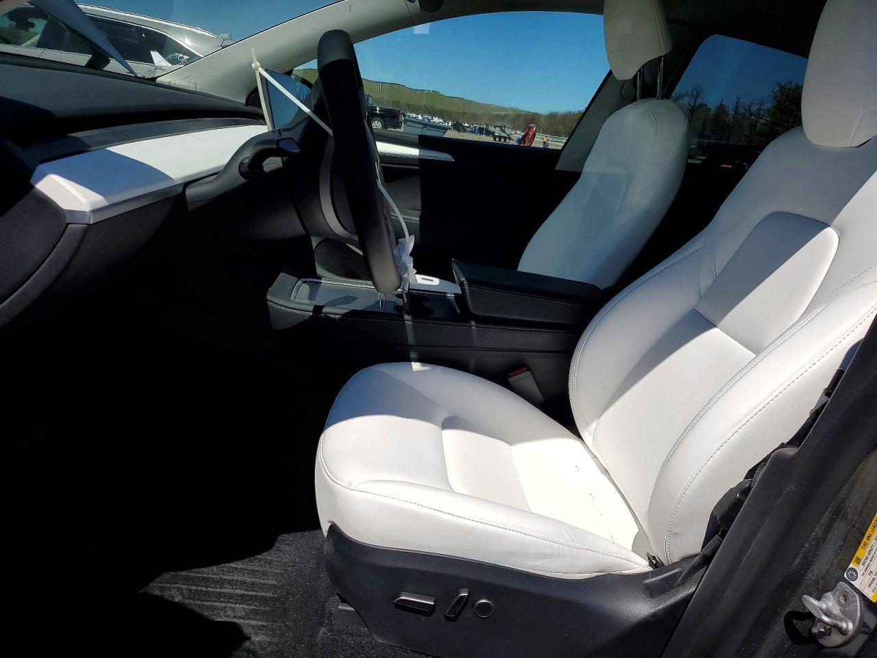 2023 Tesla Model Y - Image 7