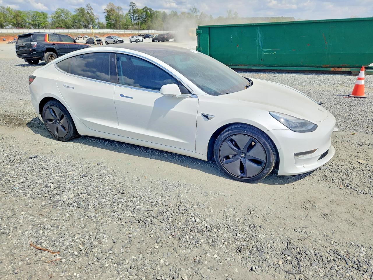 2018 Tesla Model 3 - Фото 4