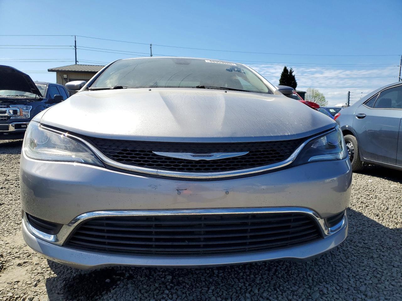 2015 Chrysler 200 Limited - Image 5