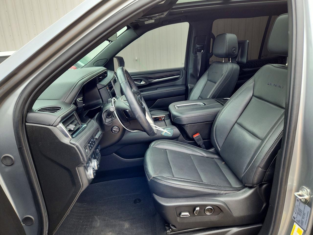 2024 GMC Yukon Denali - Image 7