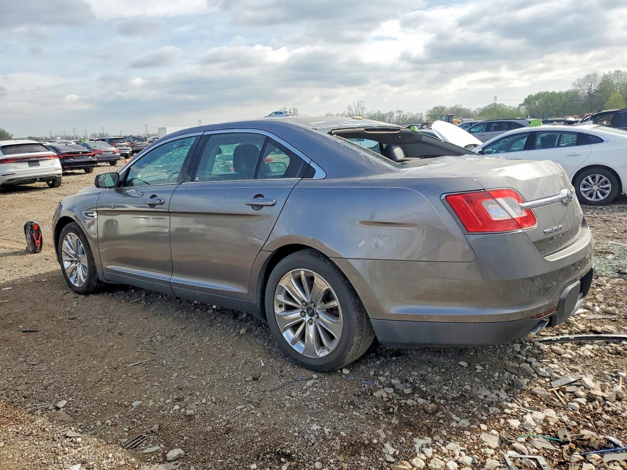 2012 Ford Taurus Limited - Фото 2