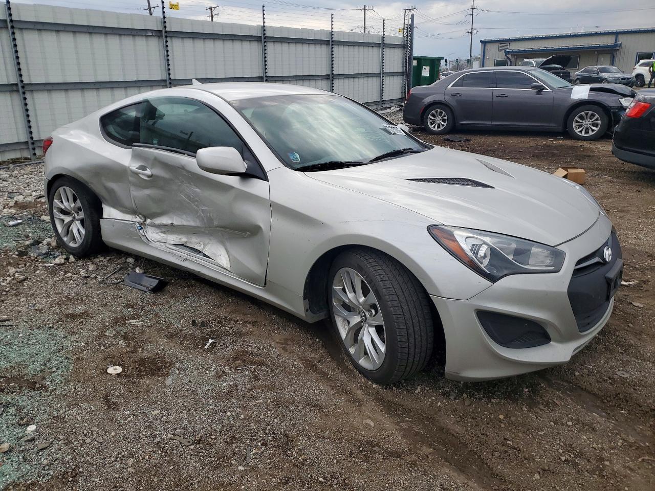 2013 Hyundai Genesis Coupe 2.0T - Image 4