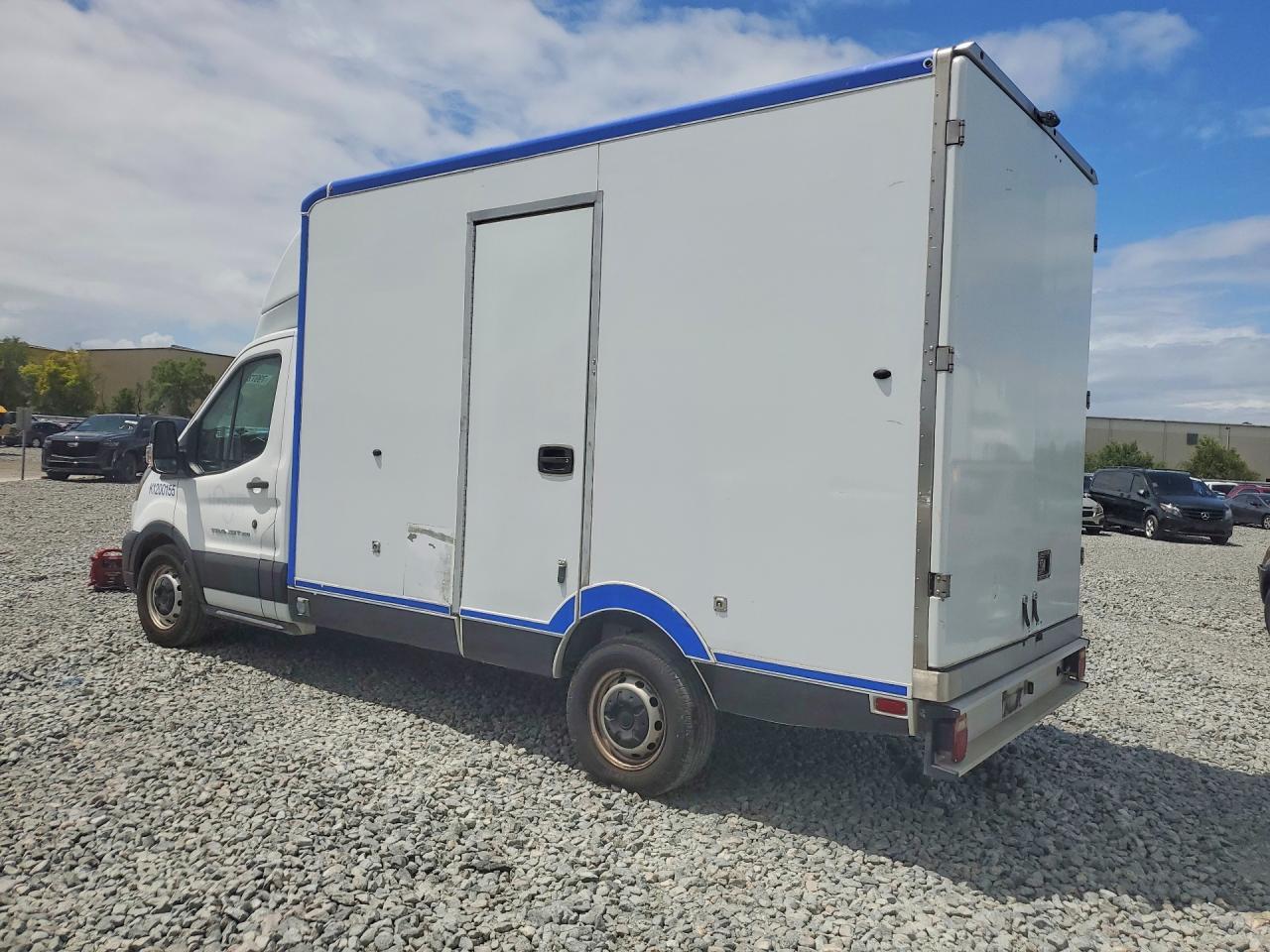 2020 Ford Transit Delivery Truck - Фото 2