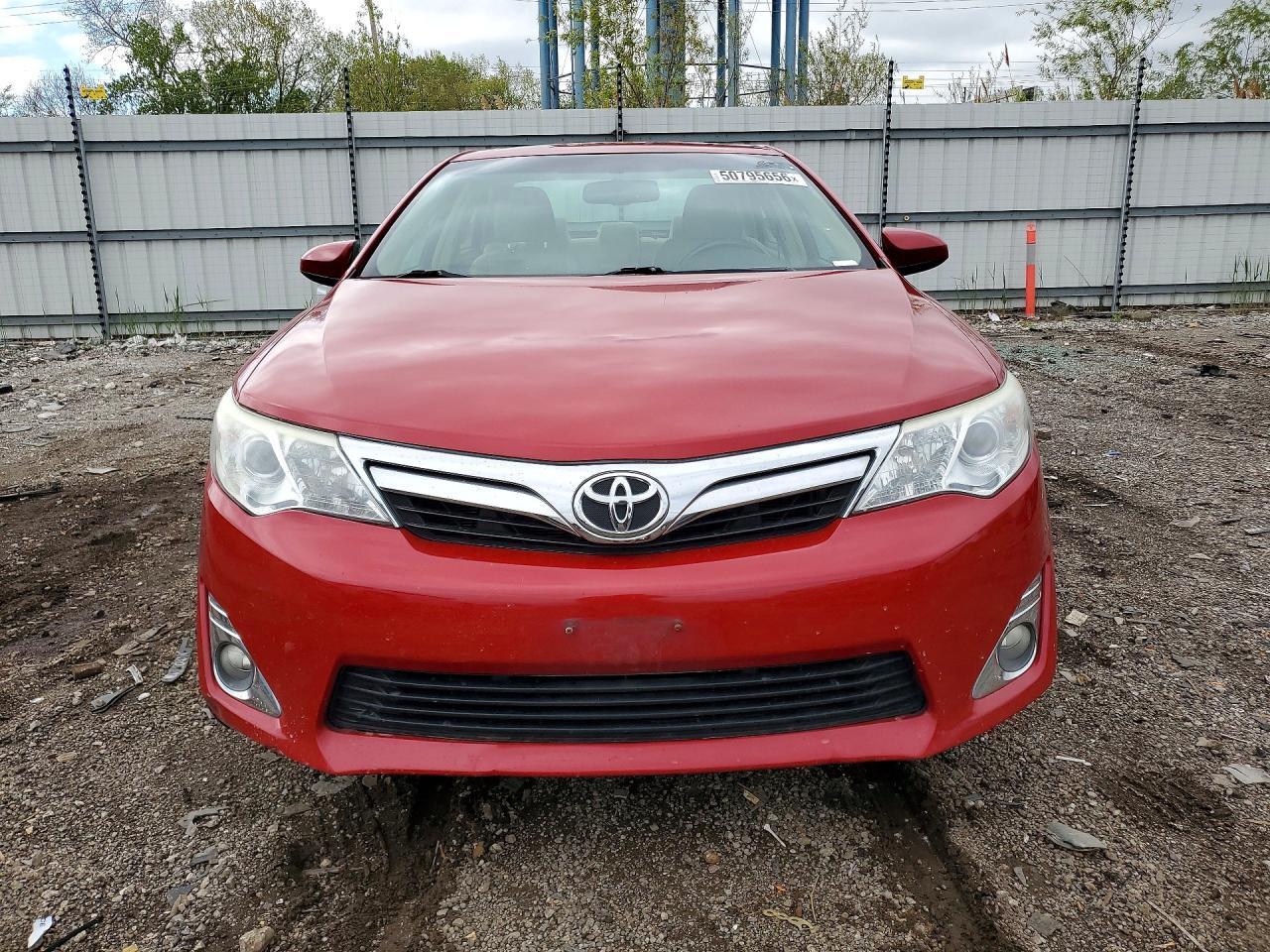 2014 Toyota Camry Xle - Image 5