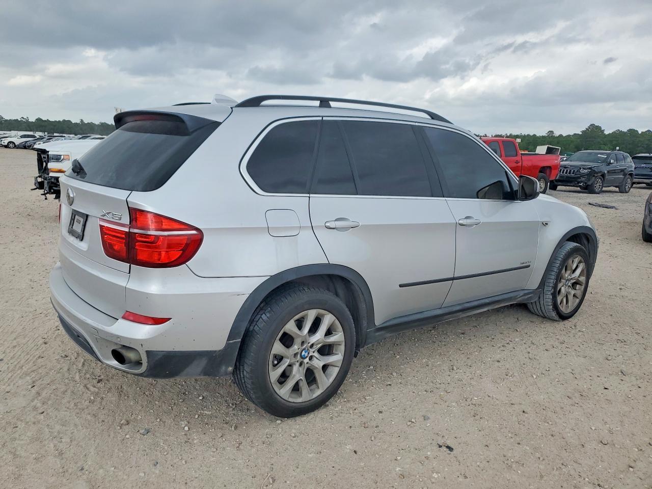 2013 BMW X5 xDrive35I - Image 3