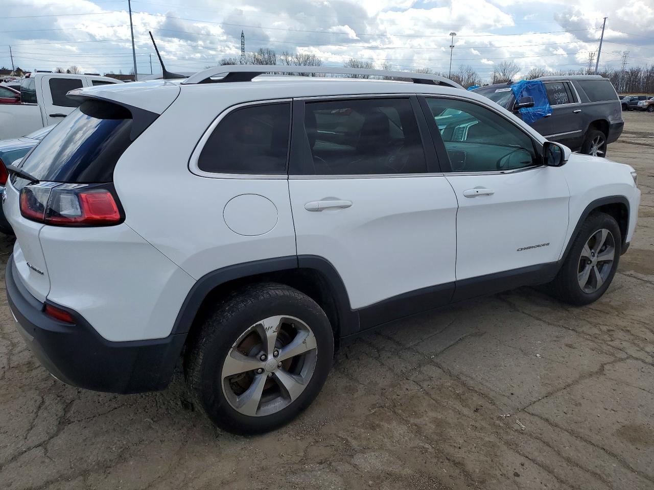 2019 Jeep Cherokee Limited - Image 3