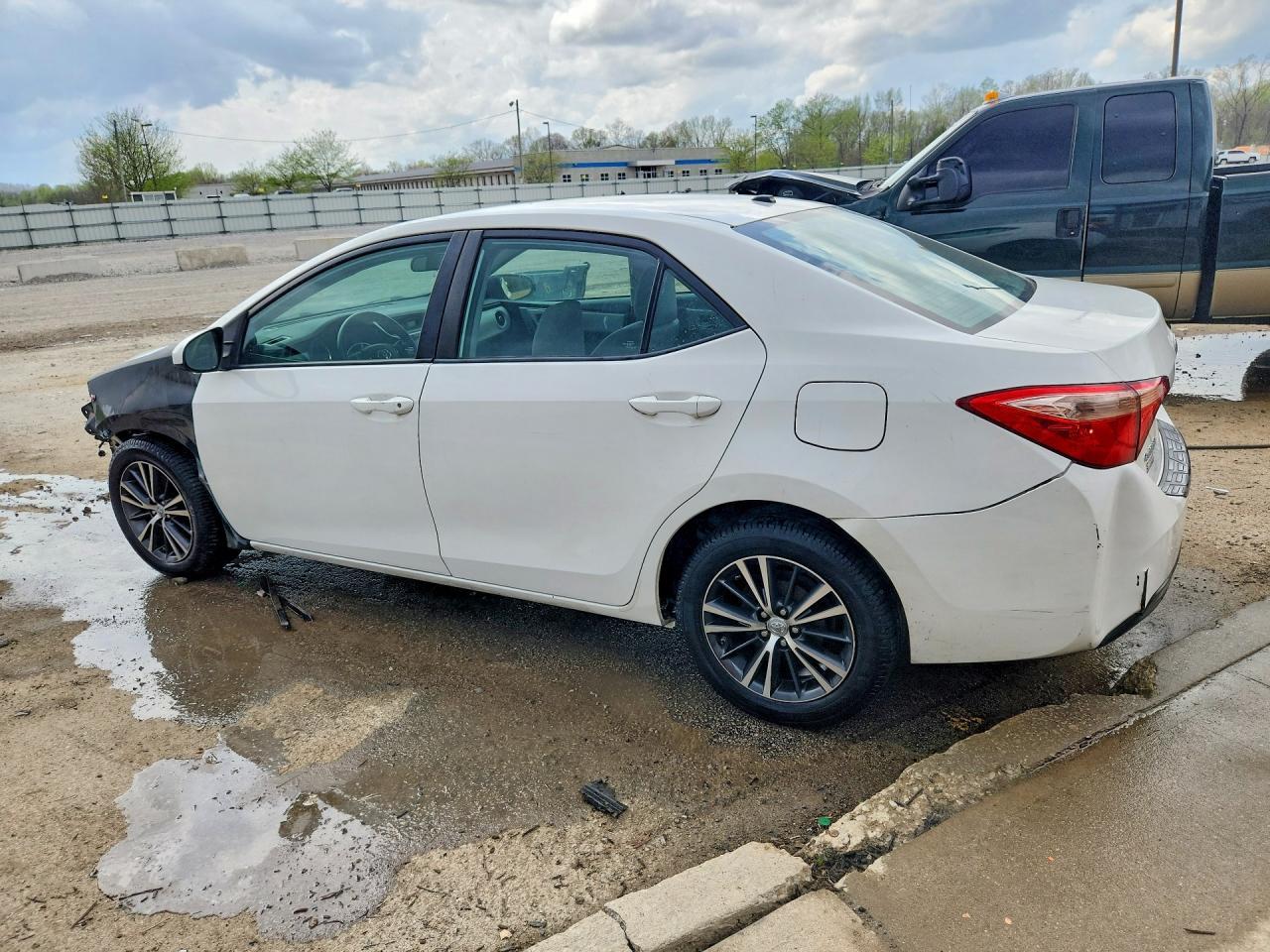 2017 Toyota Corolla Le - Фото 2
