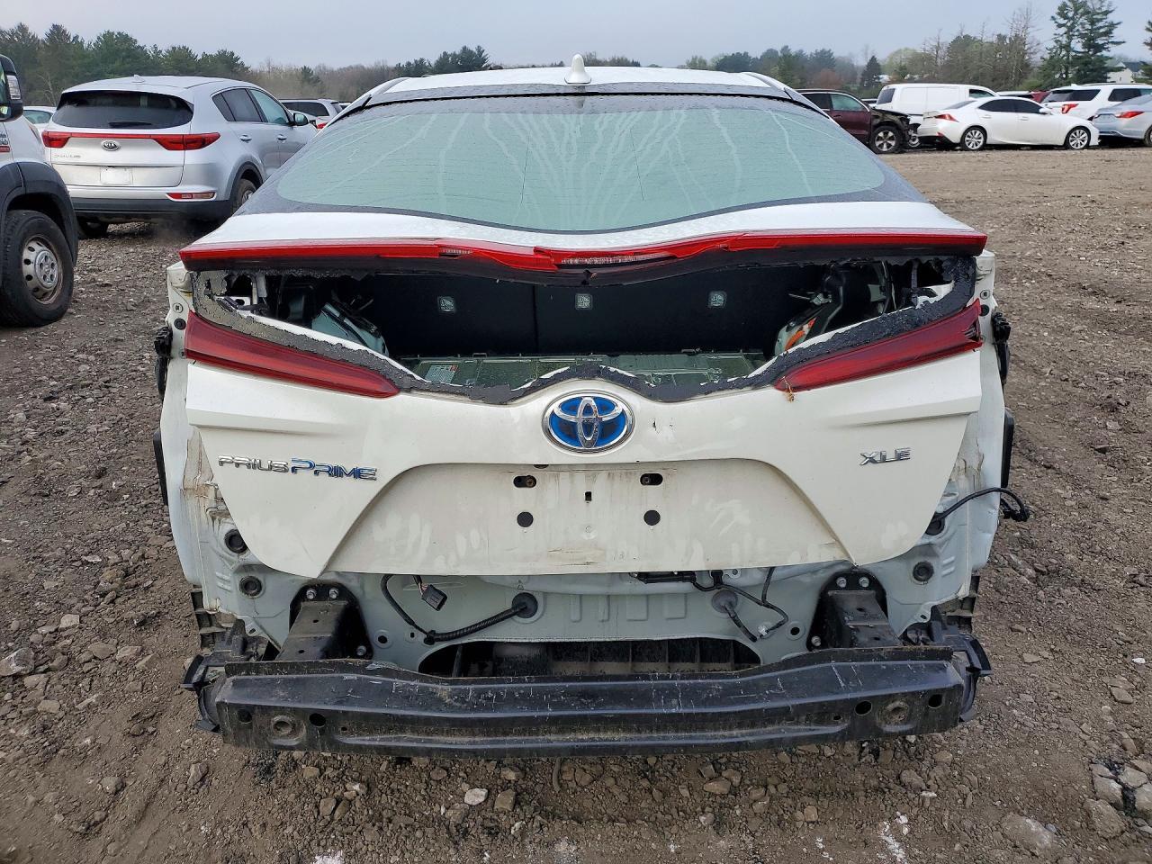 2020 Toyota Prius Prime Le - Фото 6