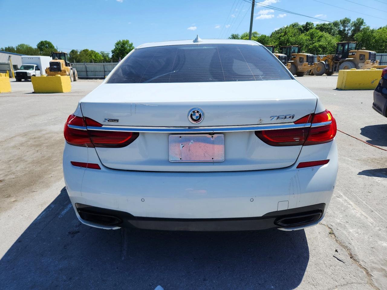 2016 BMW 750 Xi - Фото 6