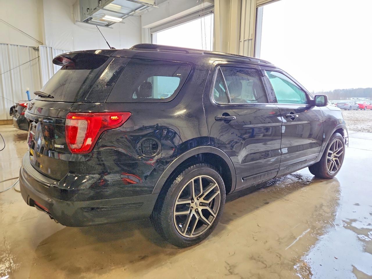 2018 Ford Explorer Sport - Image 3