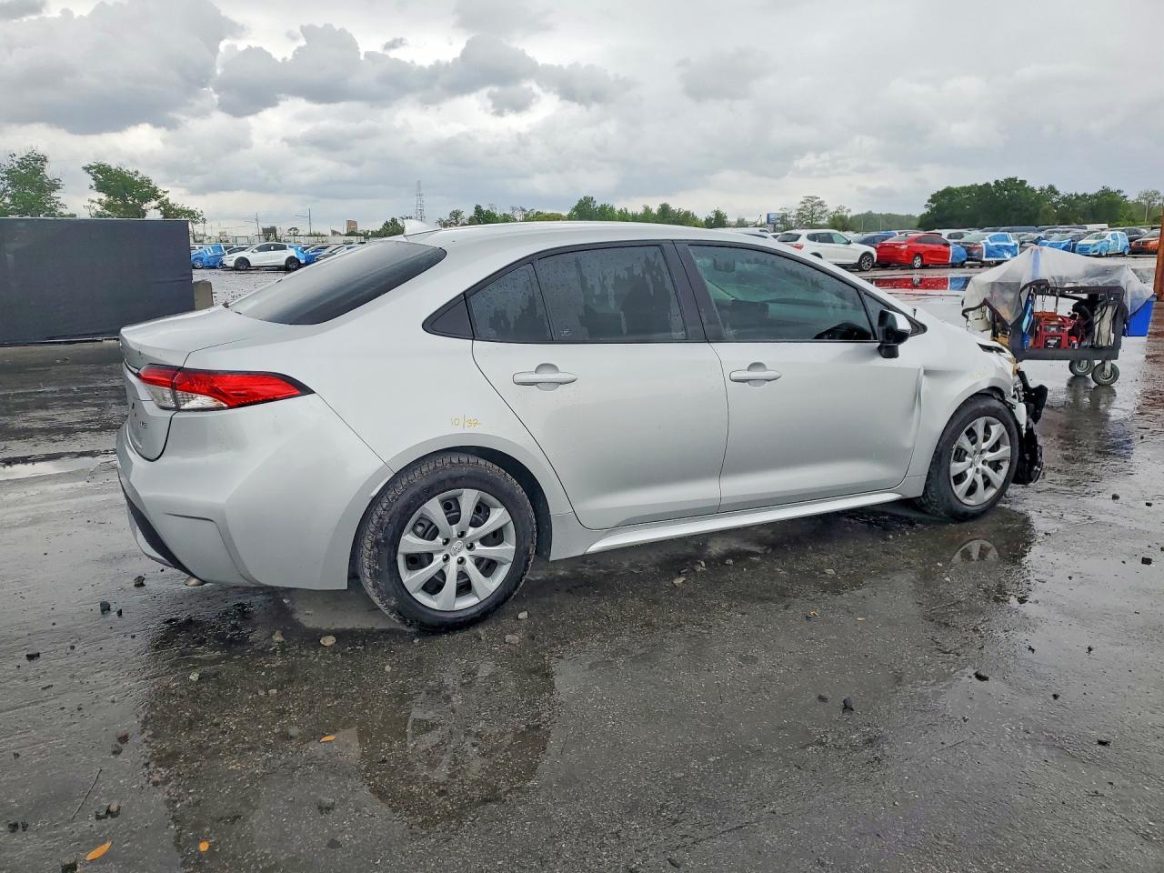 2022 Toyota Corolla Le - Фото 3
