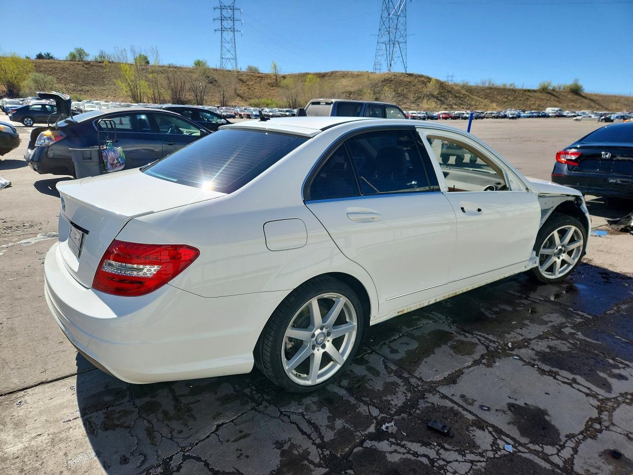 2014 Mercedes-Benz C 250 - Image 3