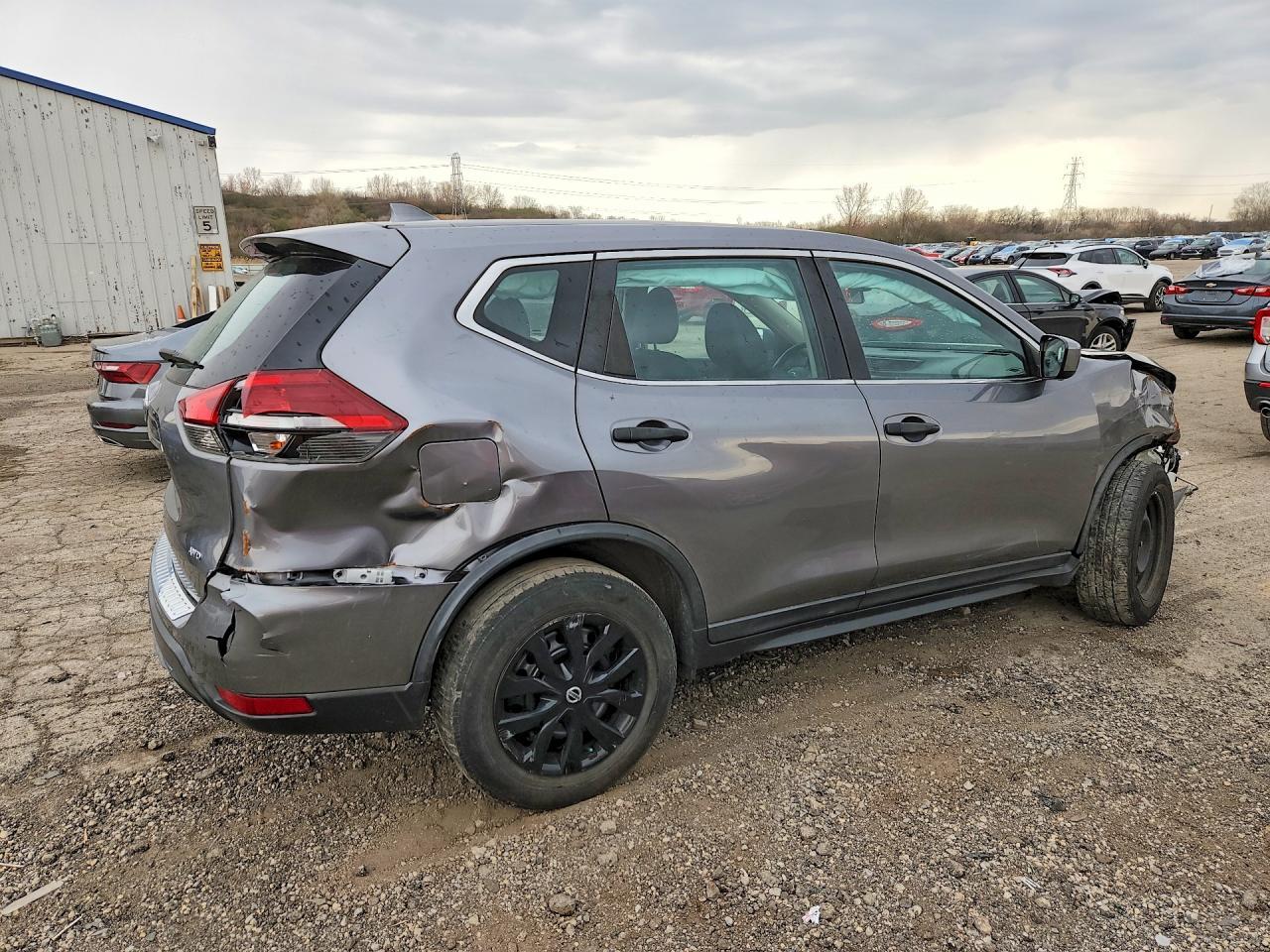 2018 Nissan Rogue S - Image 3