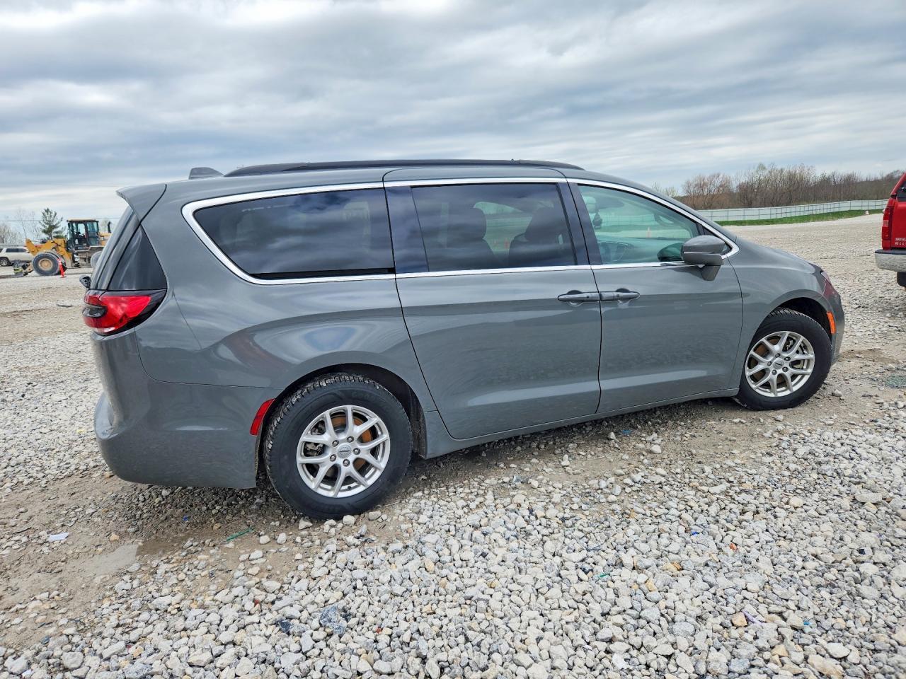 2022 Chrysler Pacifica Touring L - Image 3