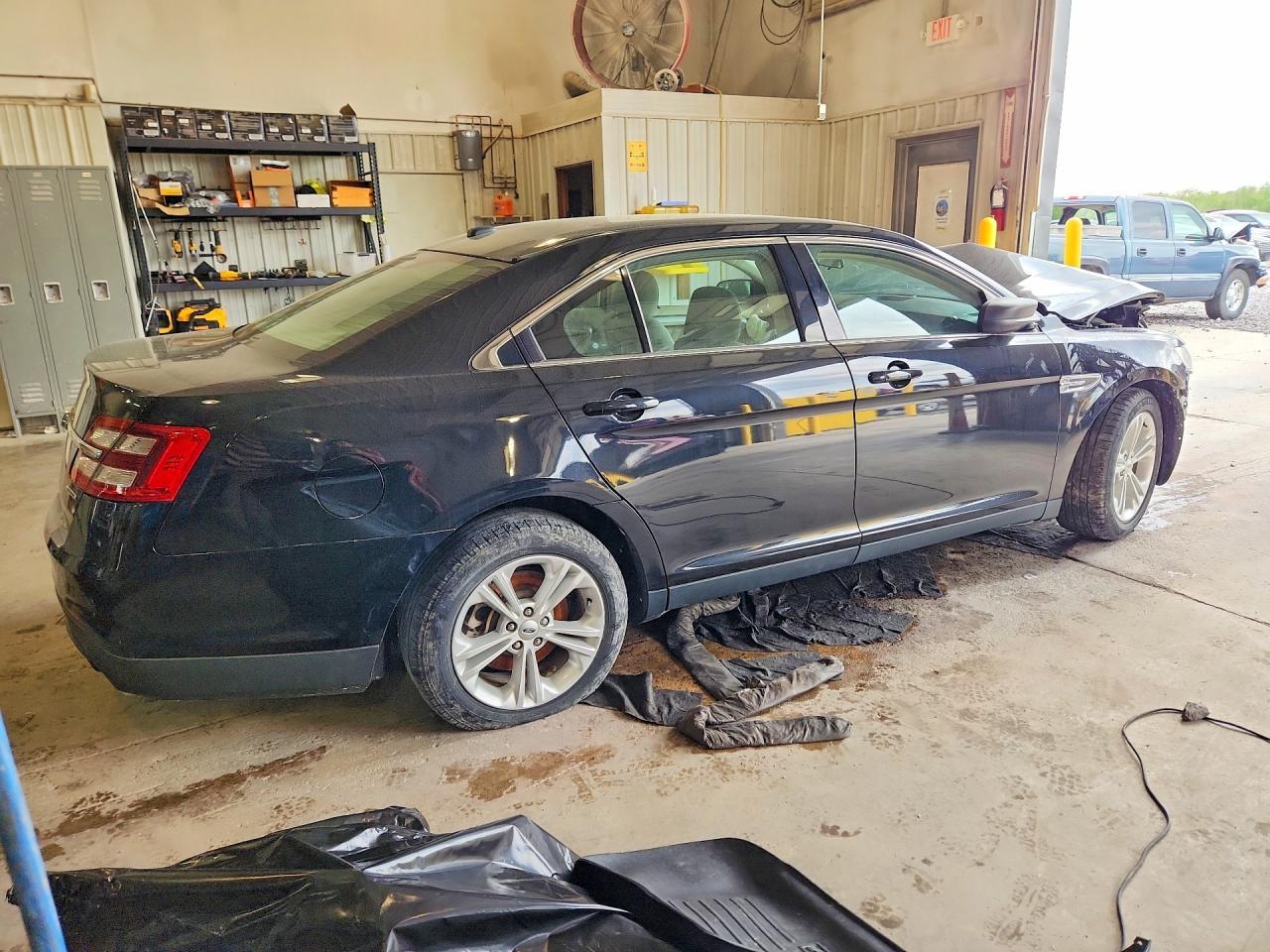 2016 Ford Taurus Se - Image 3
