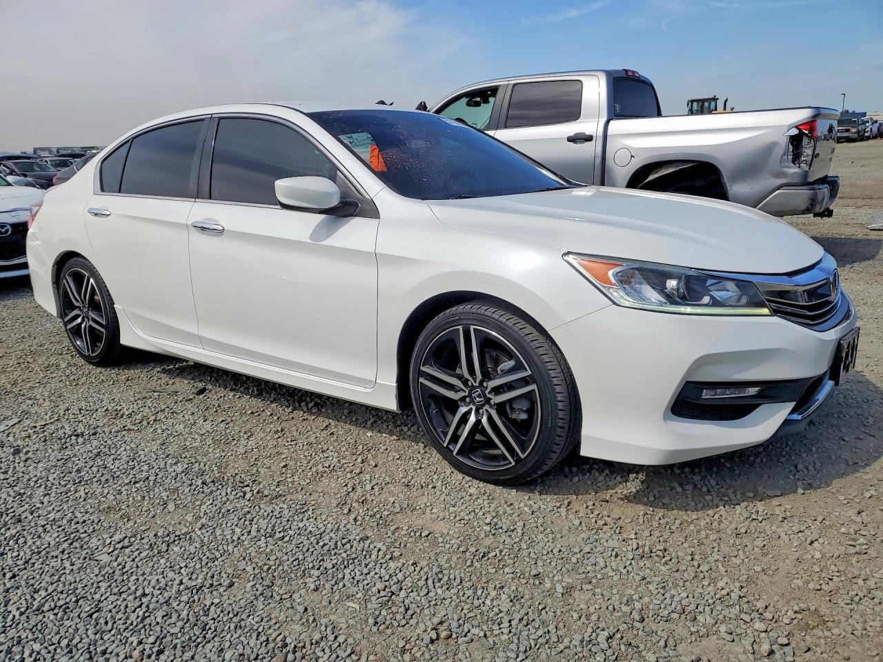 2016 Honda Accord Sport - Image 4