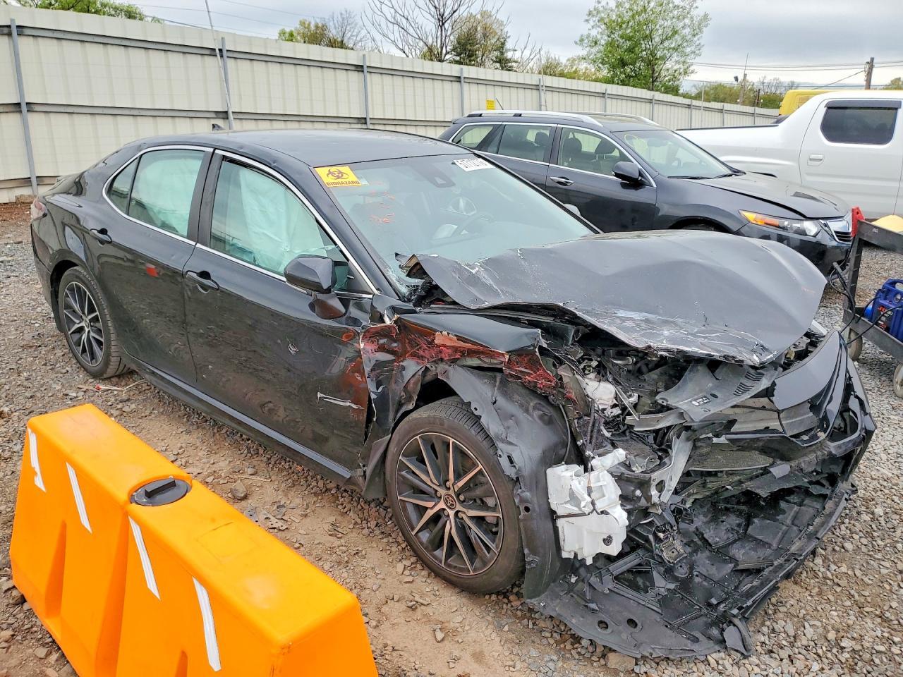 2022 Toyota Camry Se - Фото 4