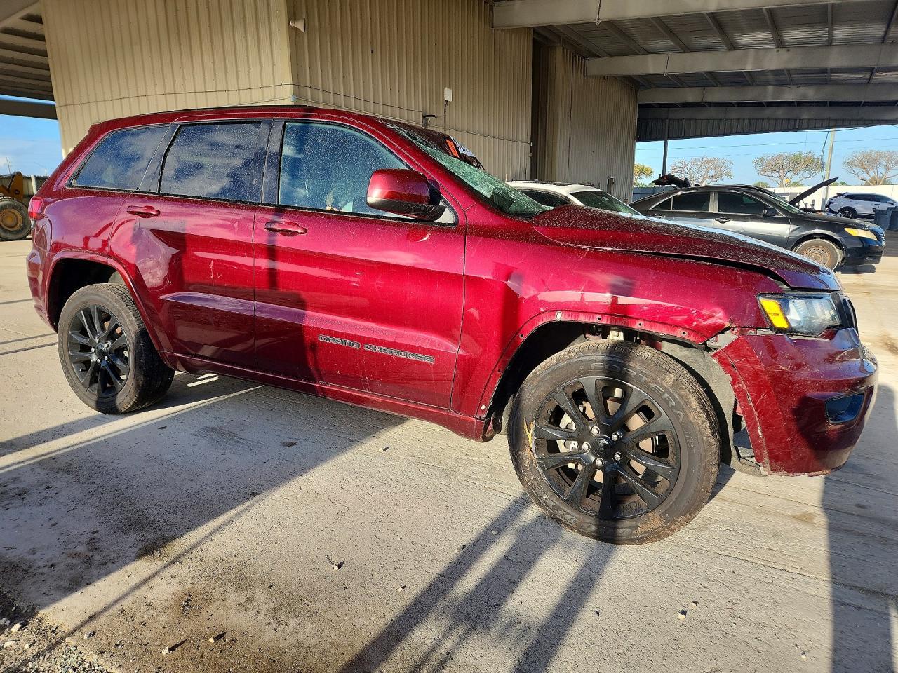 2018 Jeep Grand Cherokee Laredo - Image 4