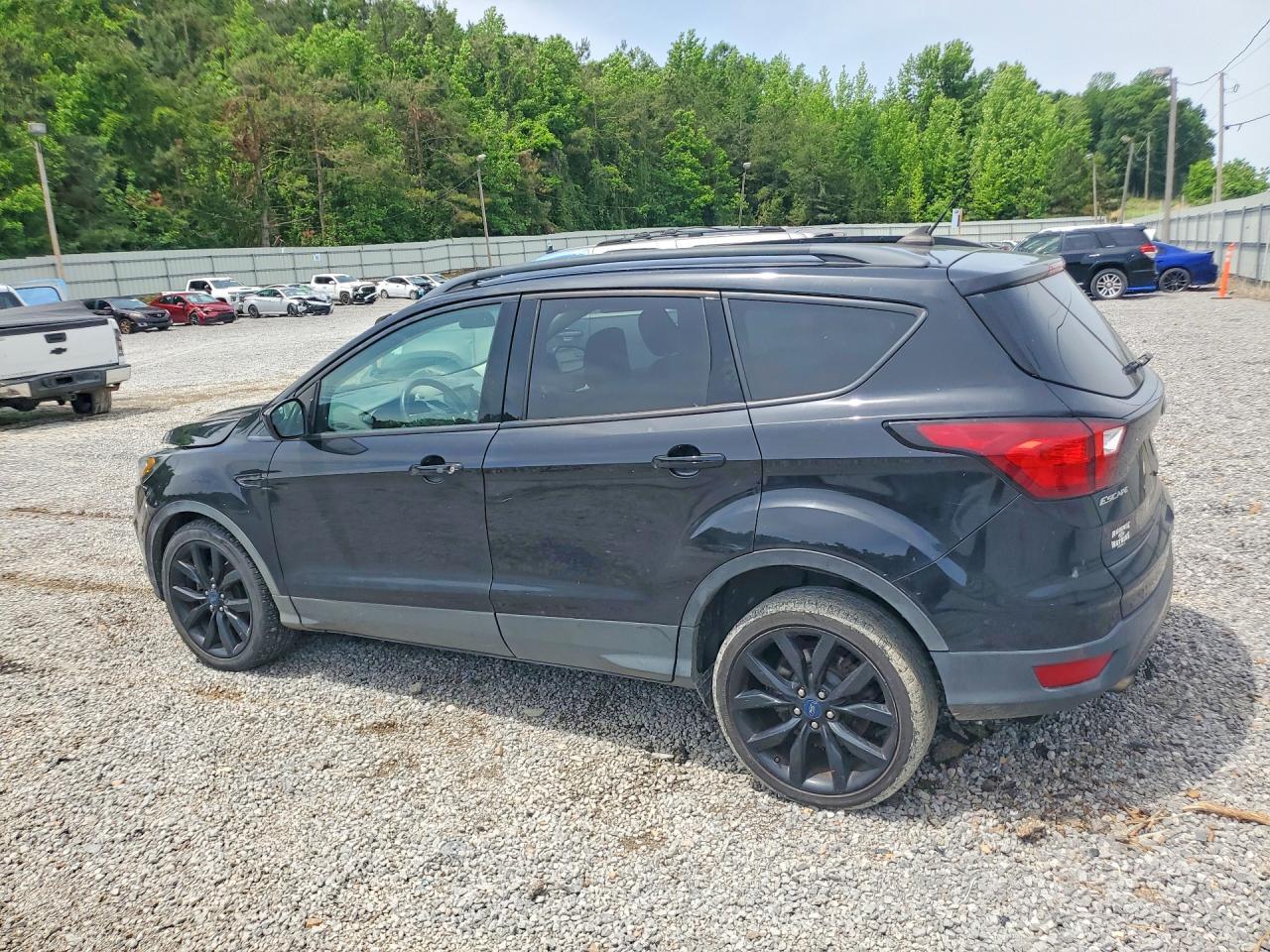 2019 Ford Escape Se - Фото 2