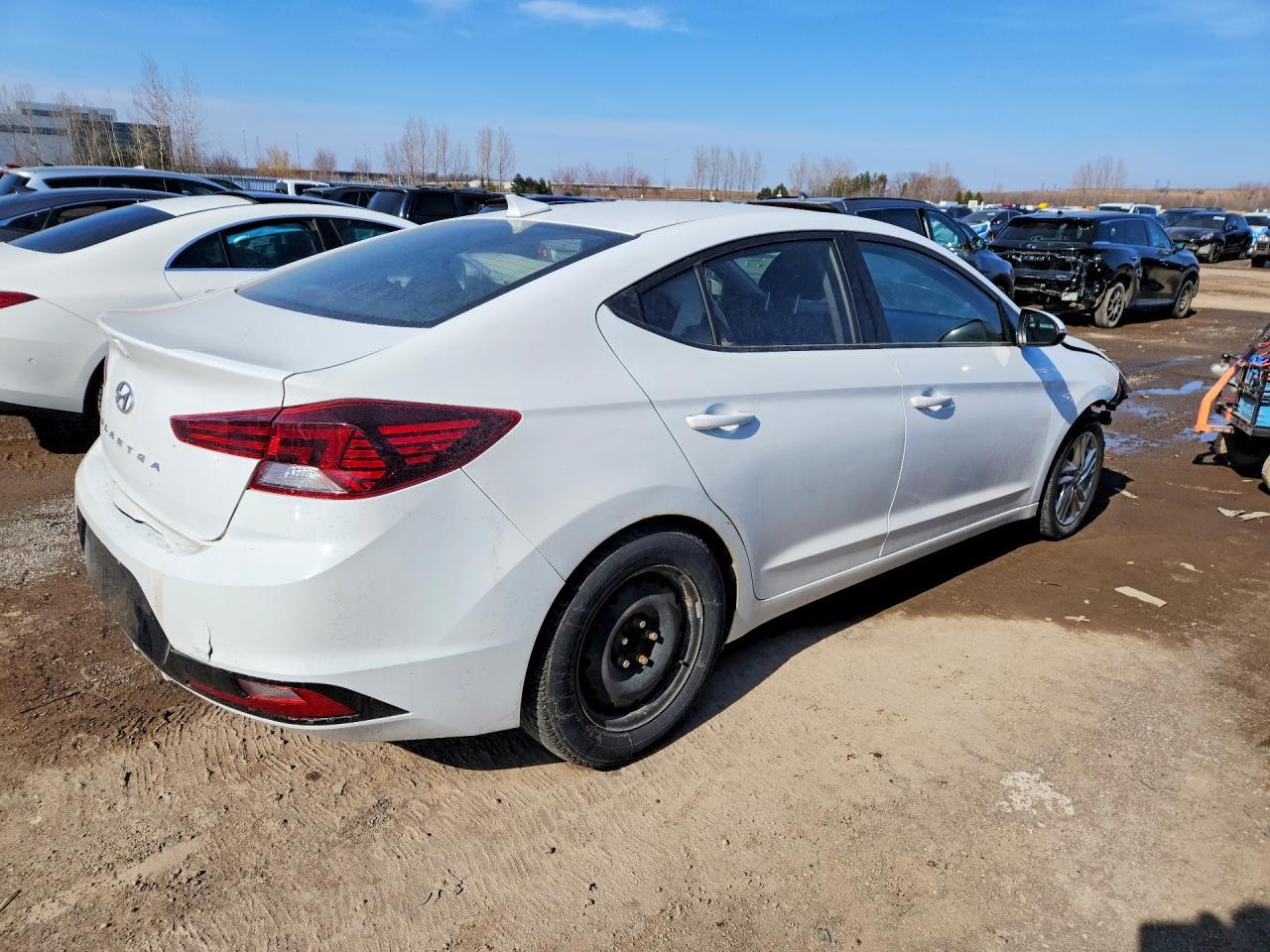 2020 Hyundai Elantra - Фото 3