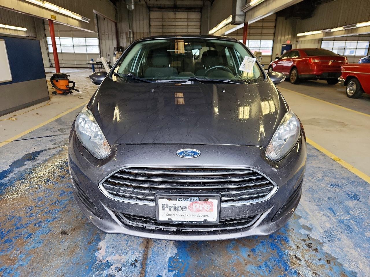 2016 Ford Fiesta Se - Image 5