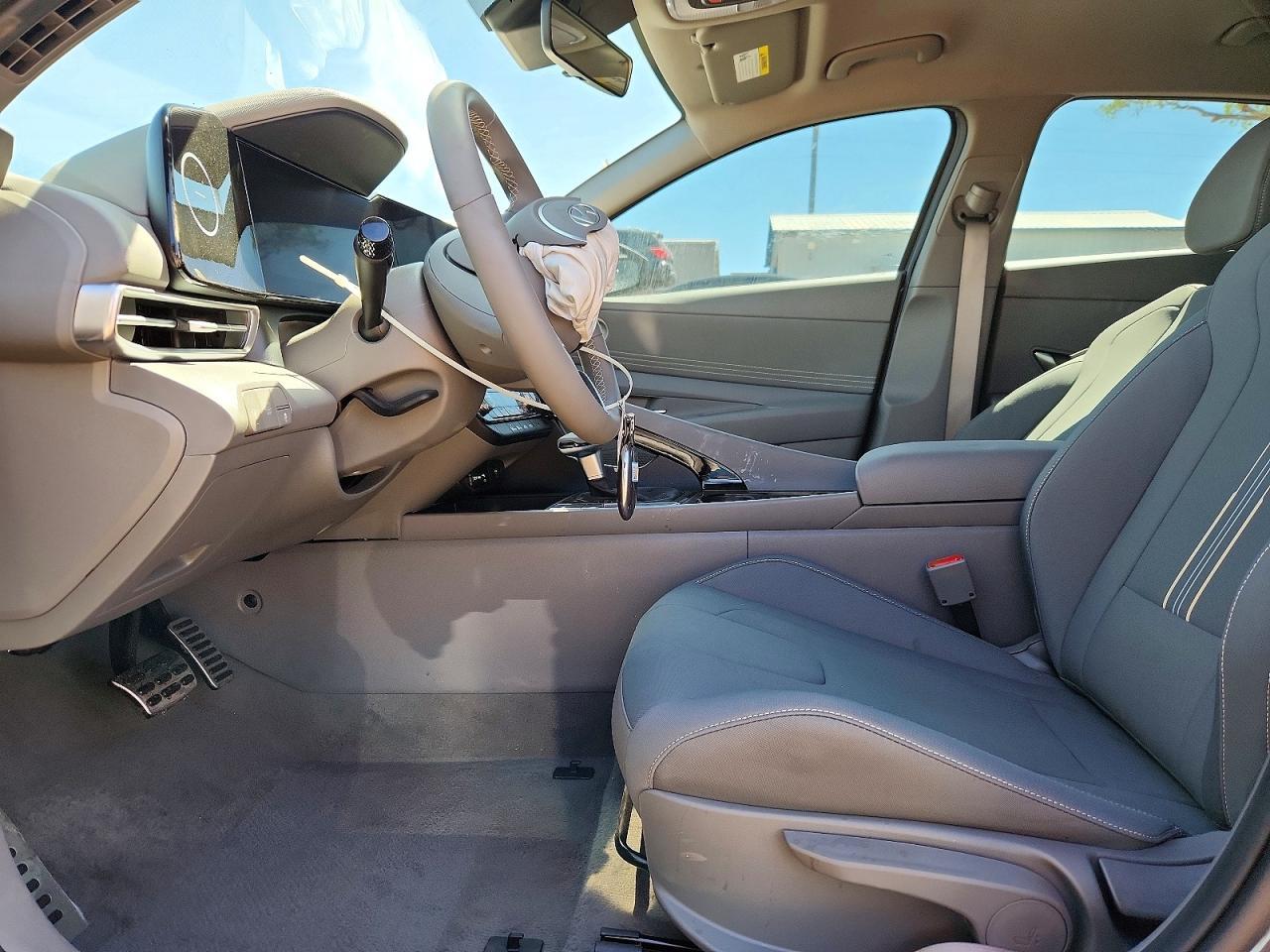2025 Hyundai Elantra Hybrid Sel Sport - Фото 7