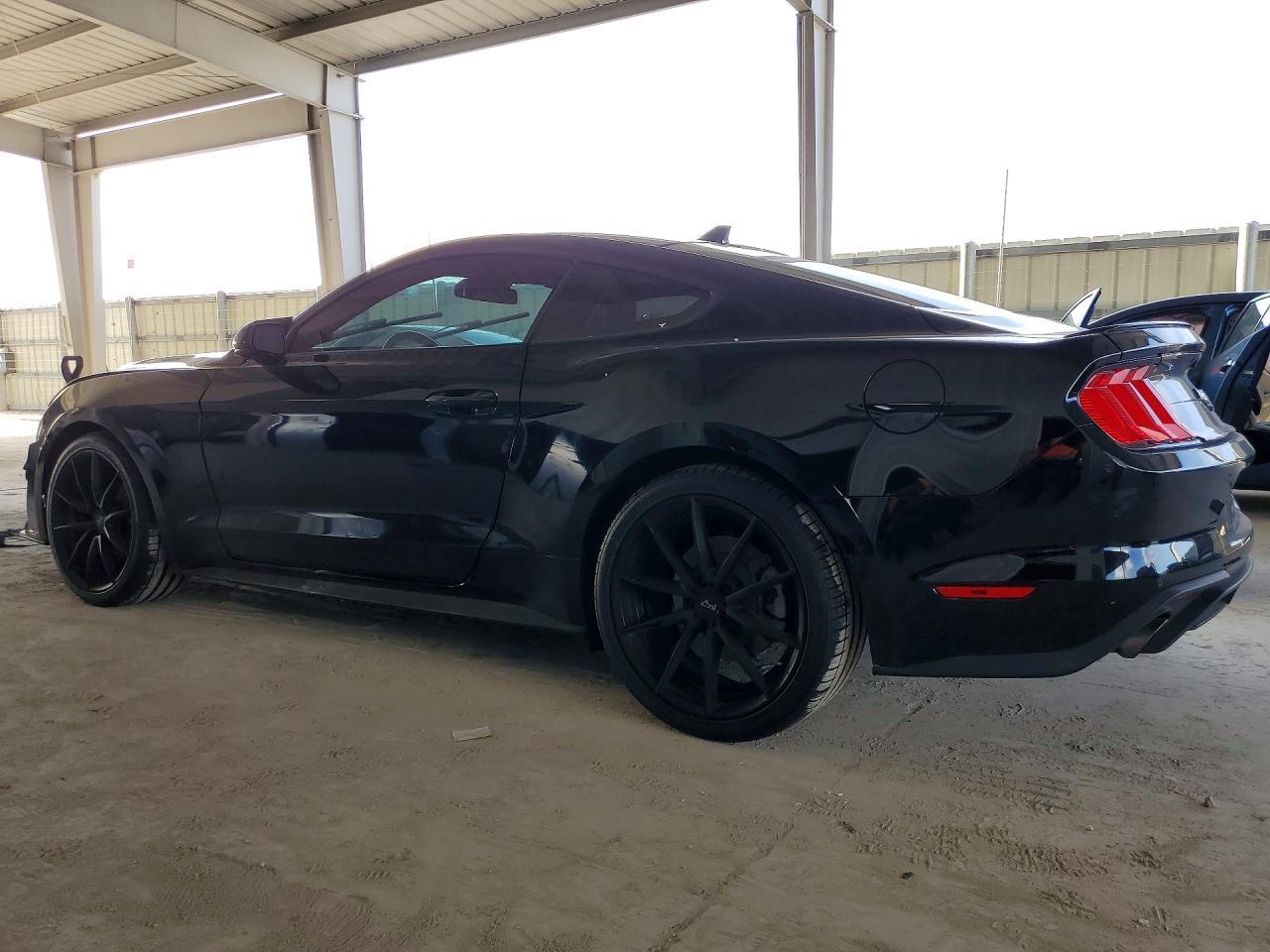 2022 Ford Mustang - Фото 2