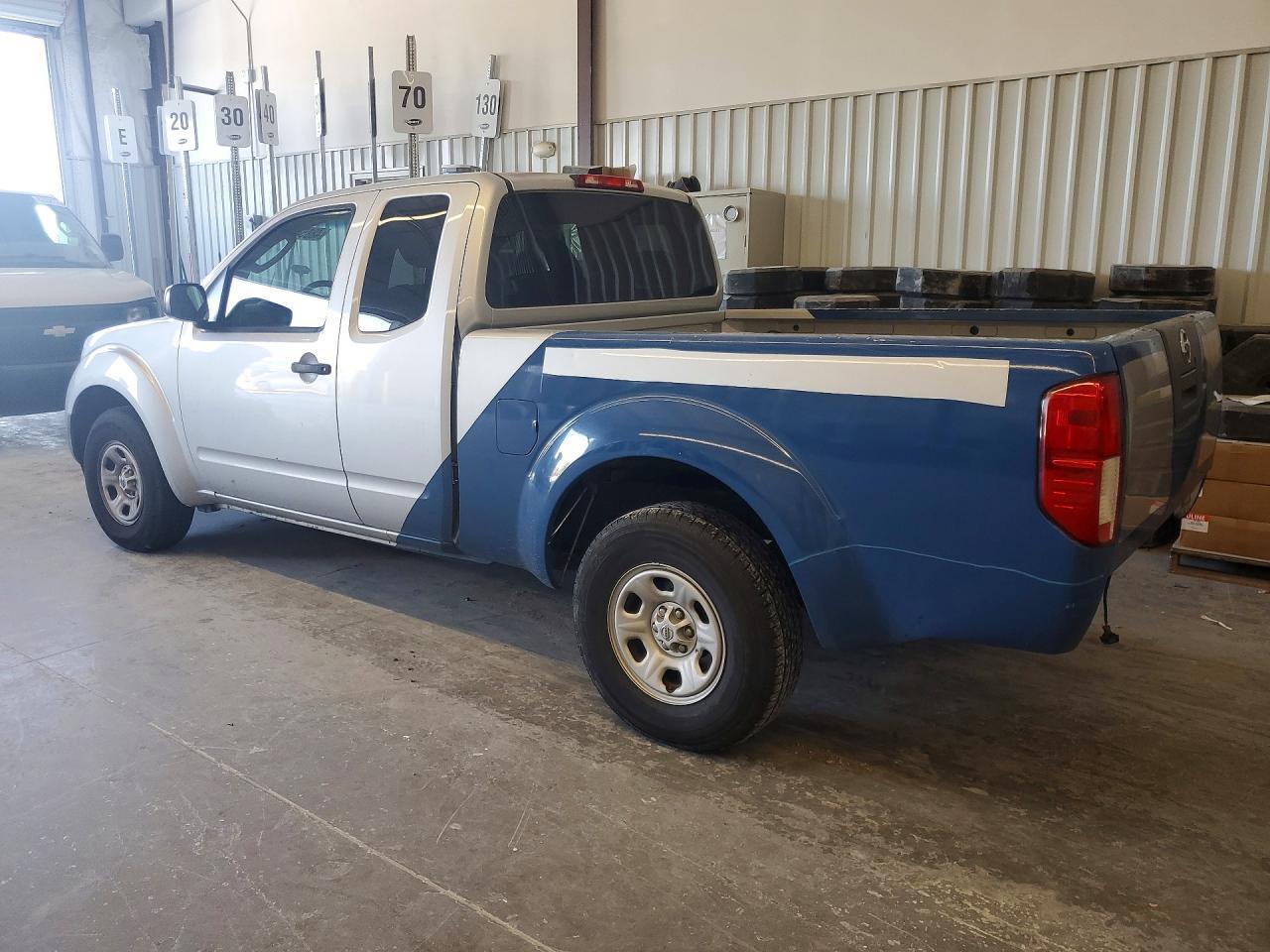 2010 Nissan Frontier Xe - Фото 2