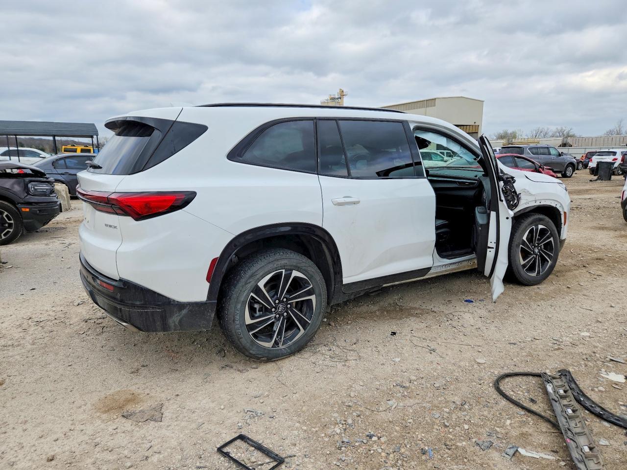 2025 Buick Enclave Sport Touring - Image 3