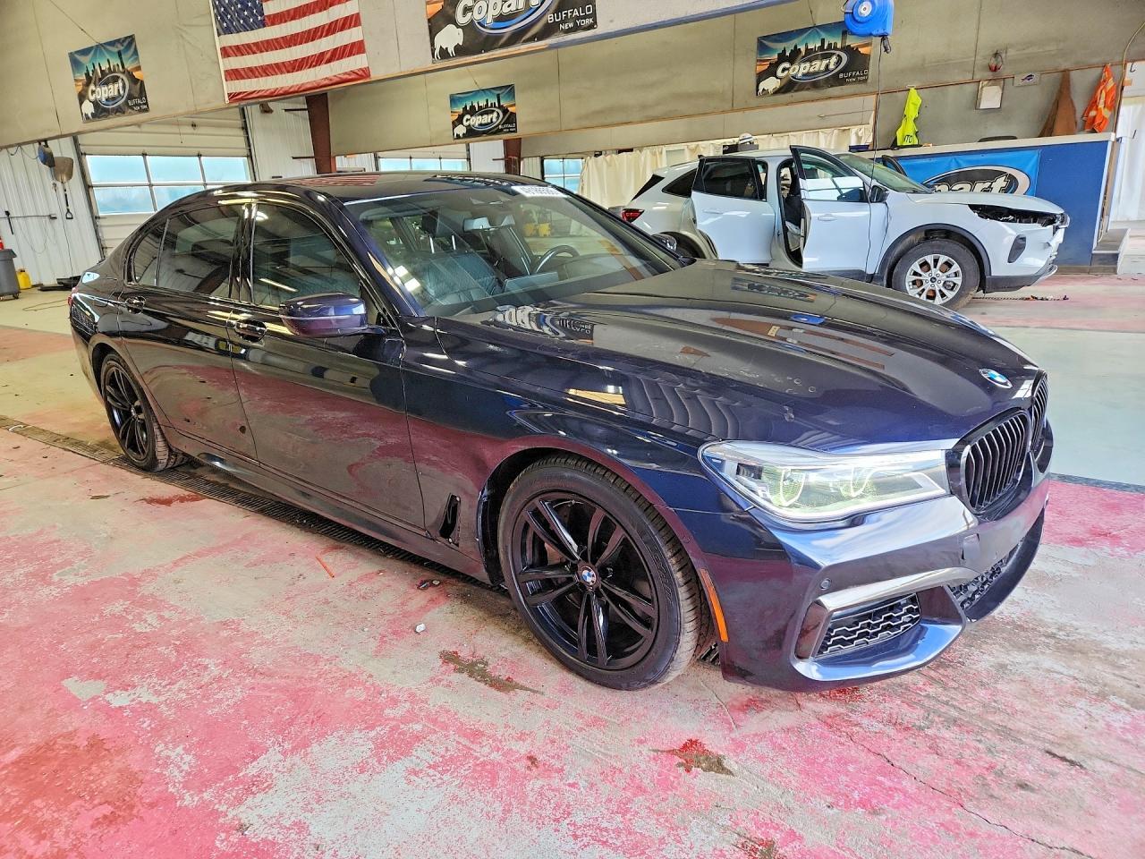2017 BMW 750 Xi - Image 4