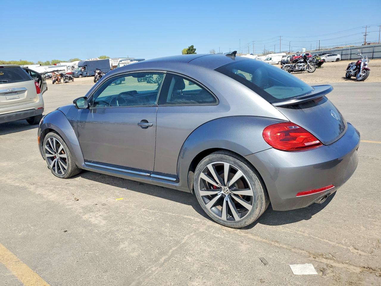 2012 Volkswagen Beetle Turbo - Фото 2