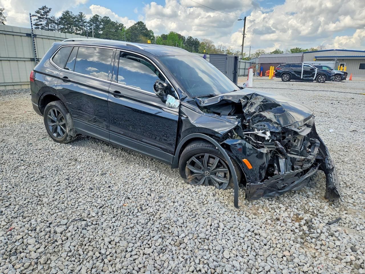 2022 Volkswagen Tiguan Se - Фото 4