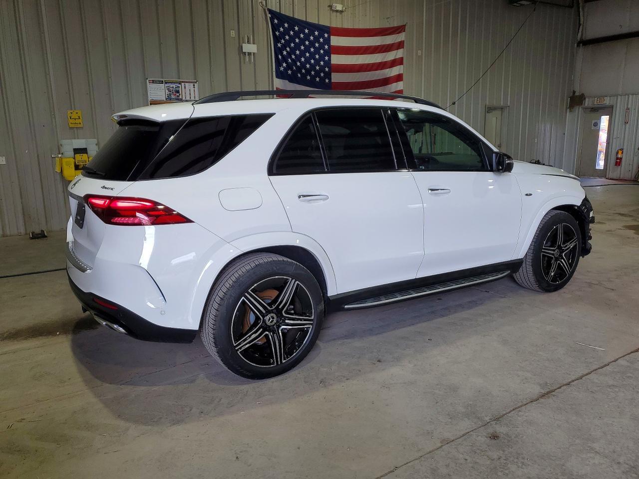 2025 Mercedes-Benz Gle 450E 4Matic - Image 3