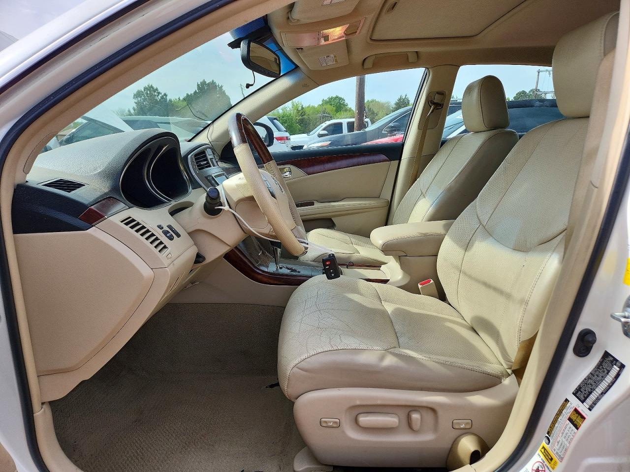 2011 Toyota Avalon Limited - Image 7