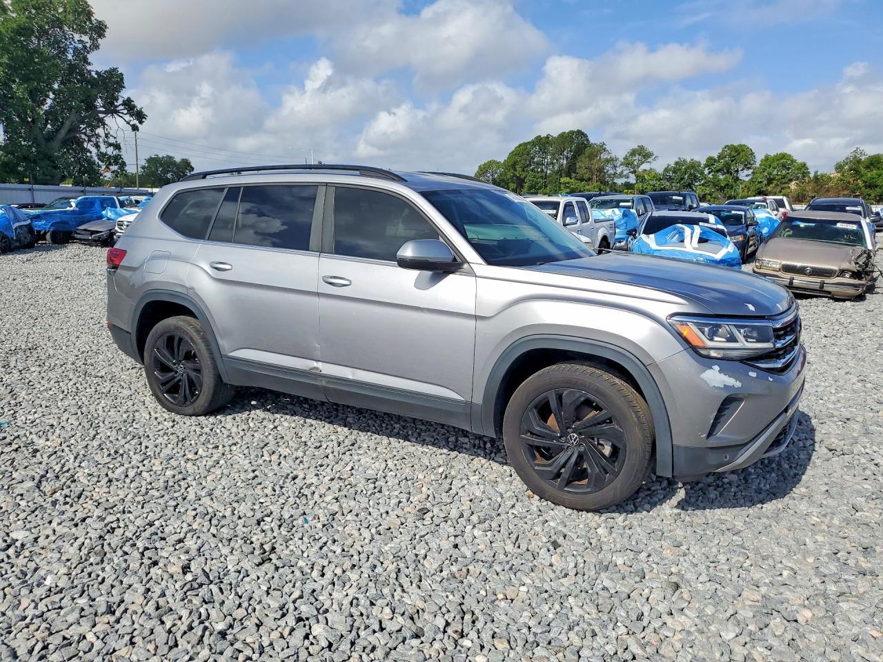 2022 Volkswagen Atlas Se - Image 4
