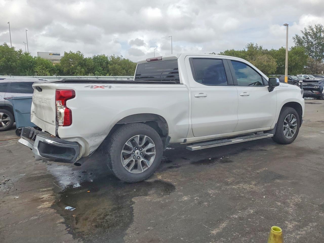 2021 Chevrolet Silverado K1500 Lt - Image 3