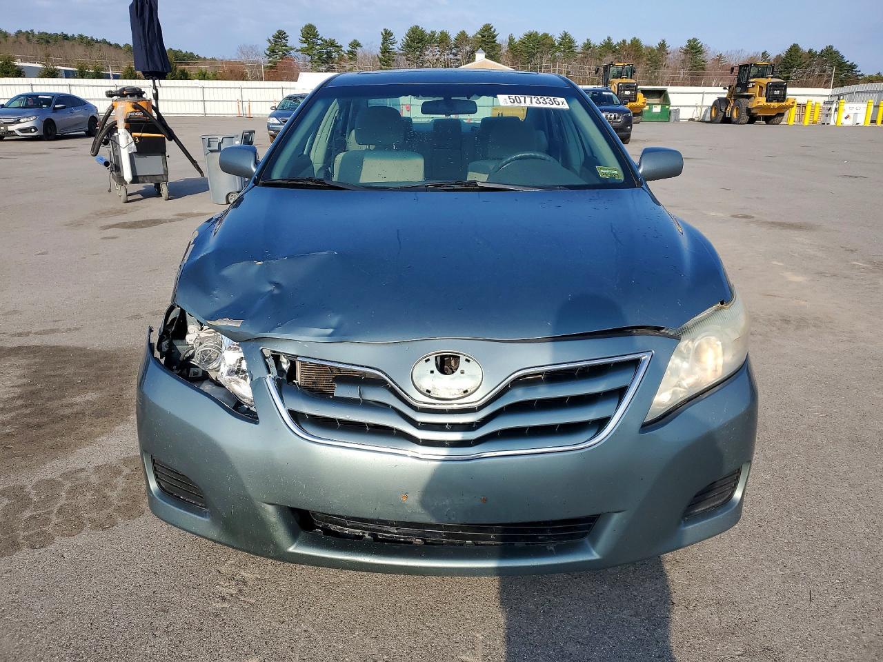2010 Toyota Camry Le - Image 5