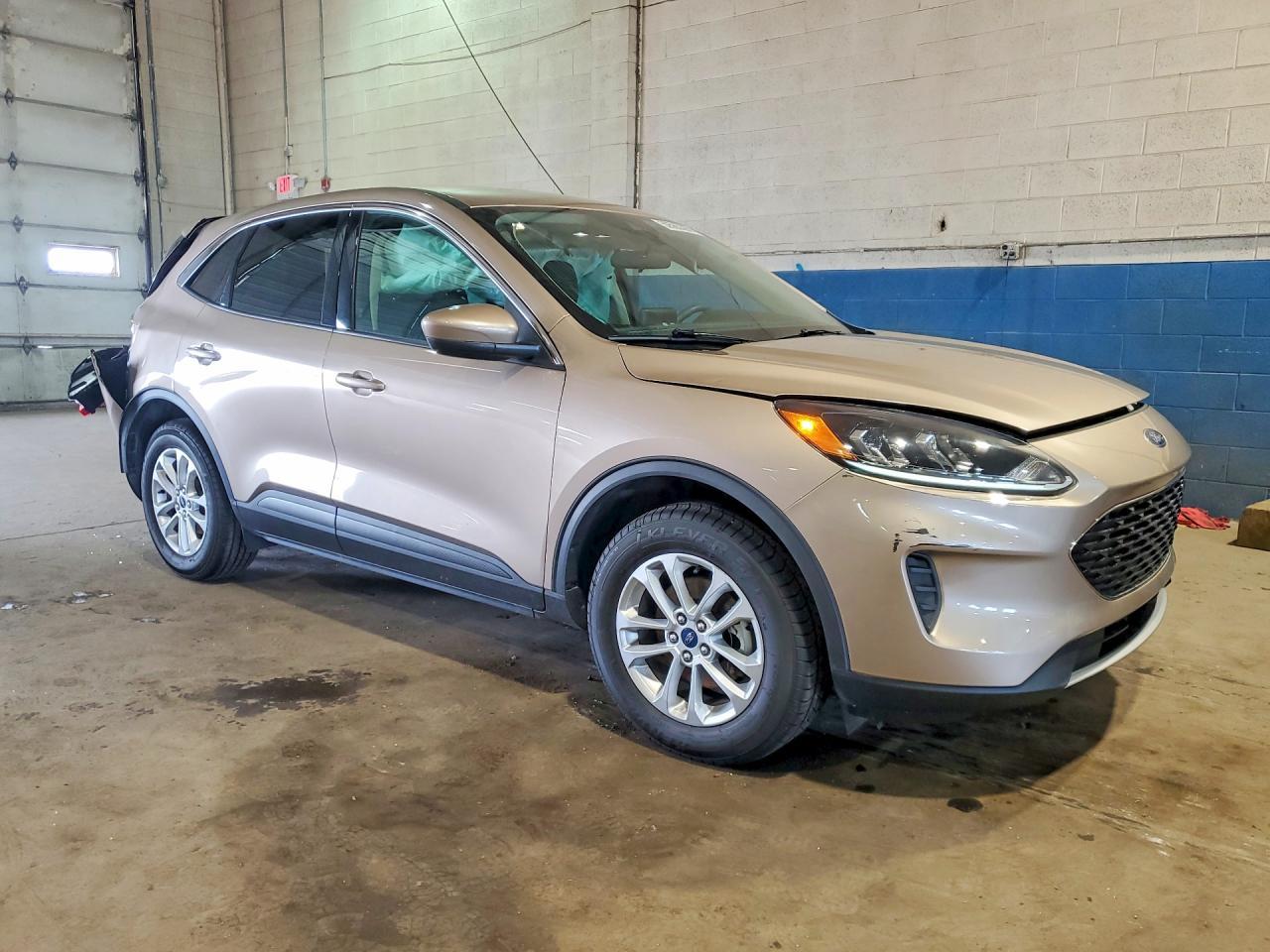 2020 Ford Escape Se - Фото 4