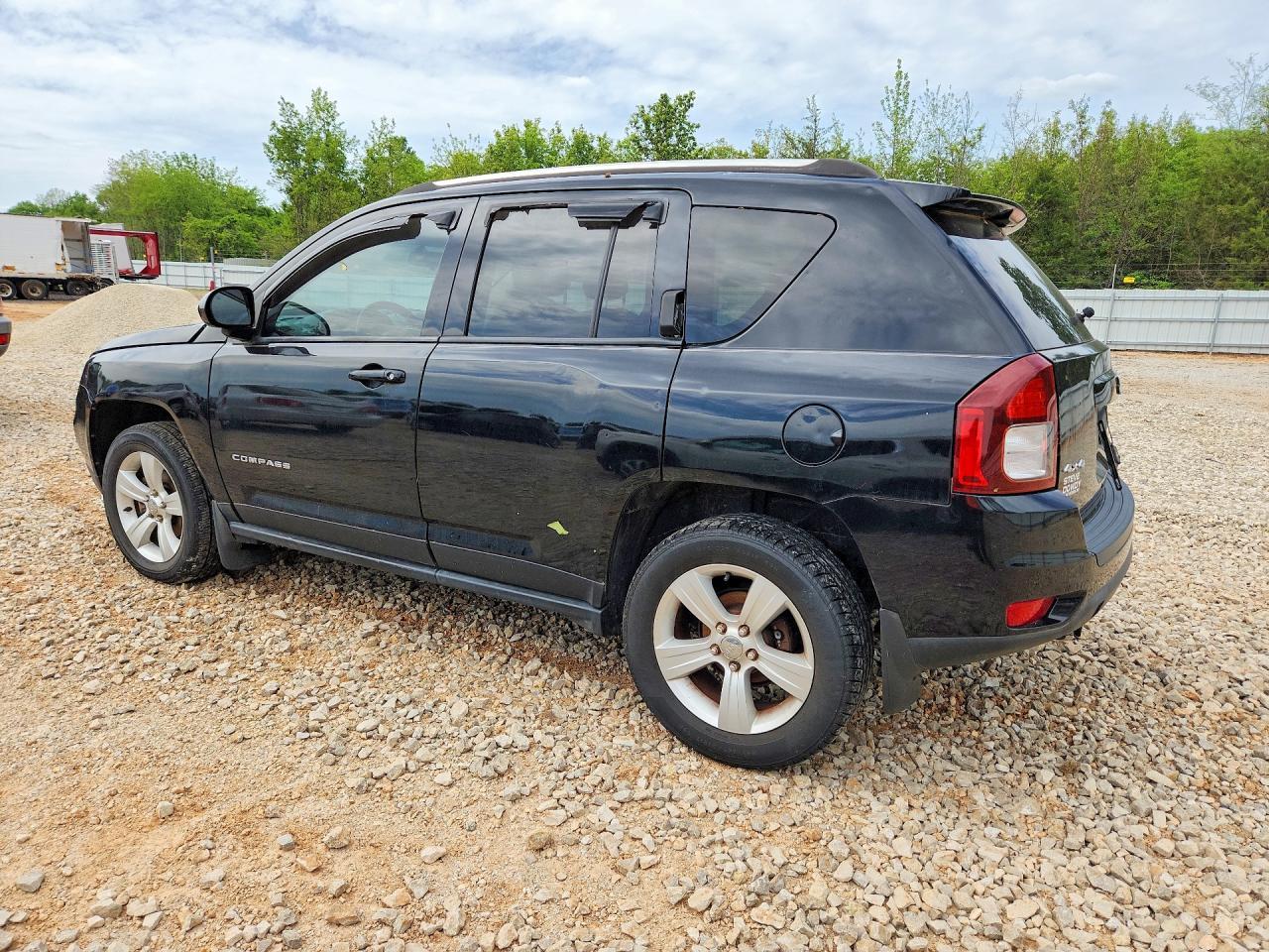 2014 Jeep Compass Latitude - Фото 2