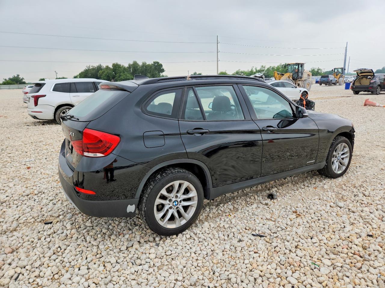 2015 BMW X1 xDrive28I - Image 3