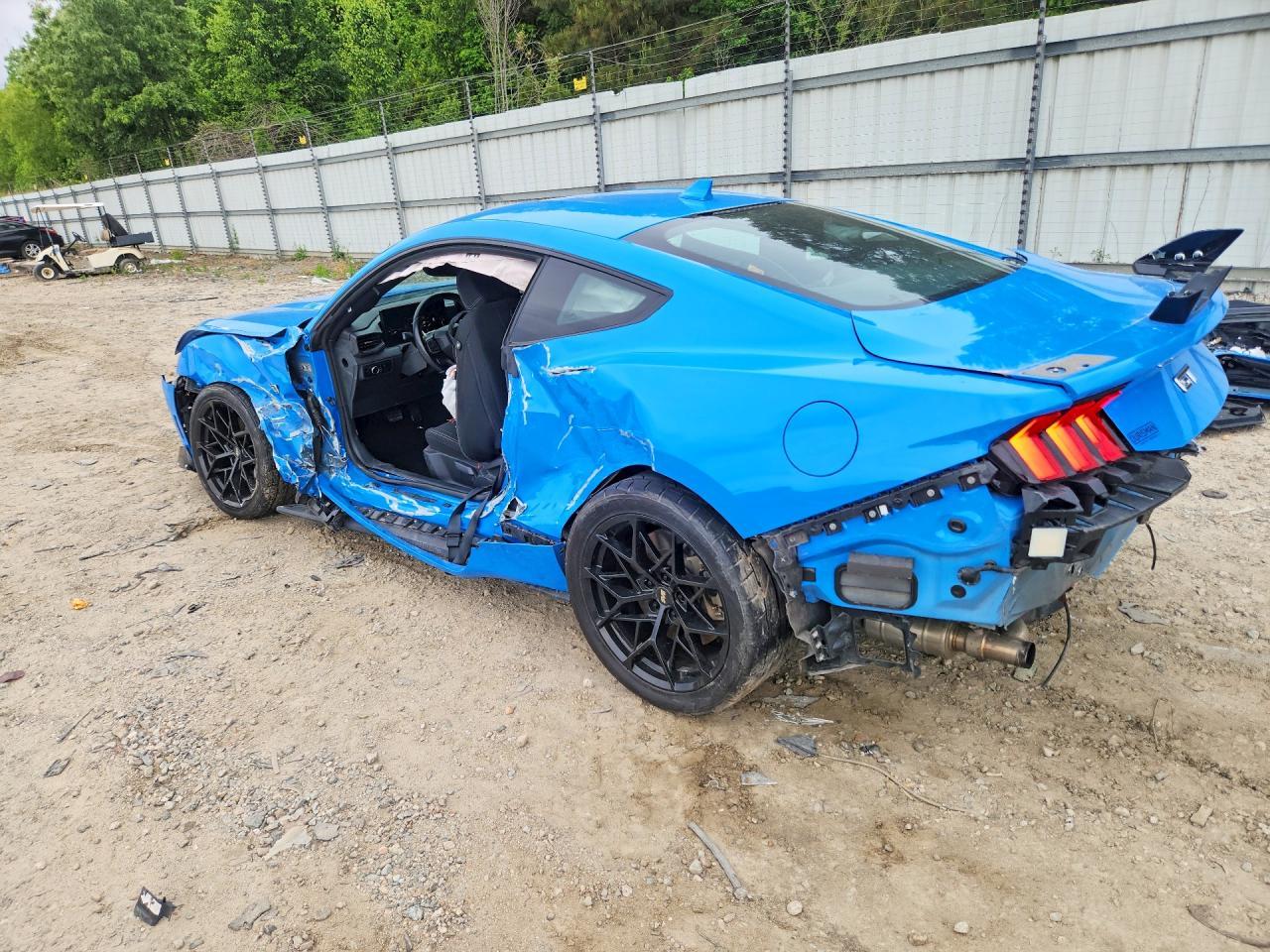 2024 Ford Mustang Gt - Image 2