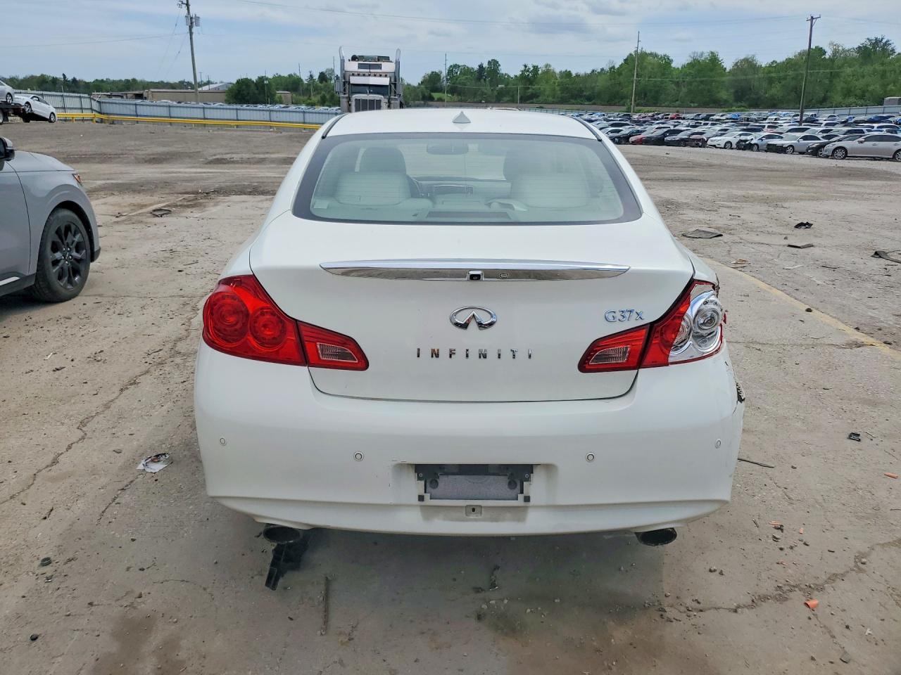2011 Infiniti G37 Sedan X - Фото 6