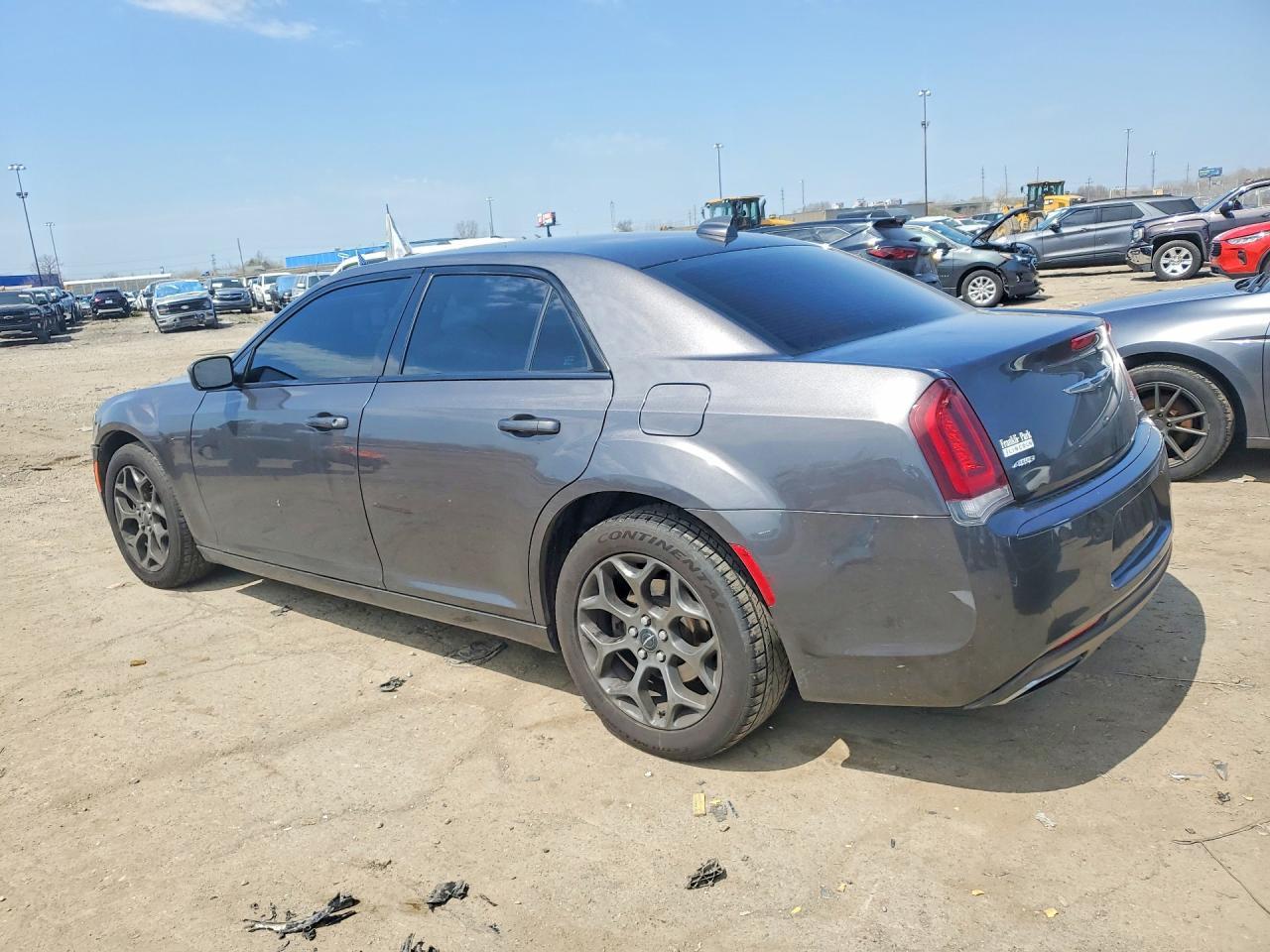 2018 Chrysler 300 S - Фото 2
