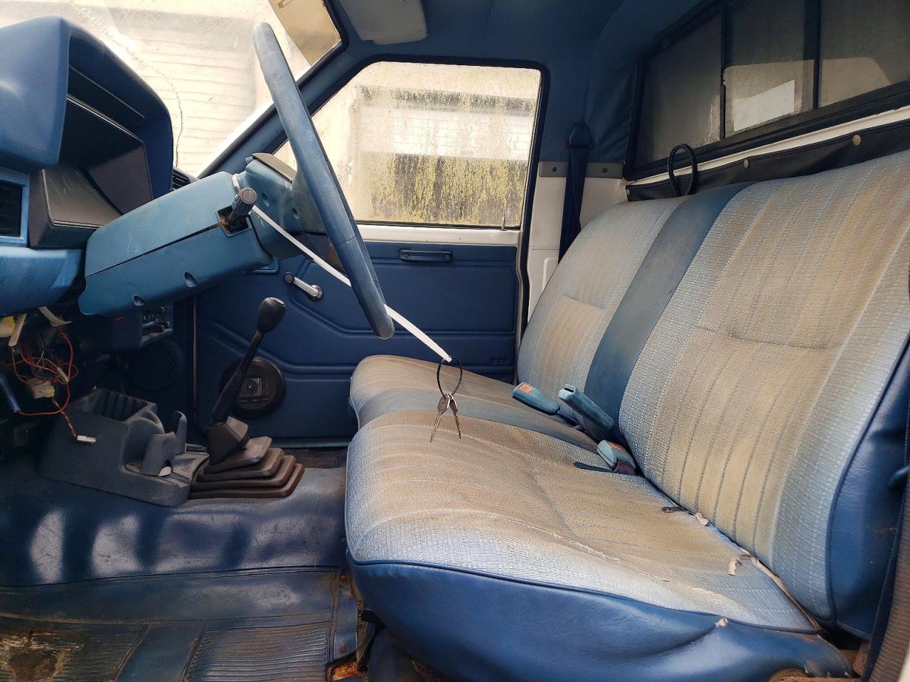 1986 Nissan Truck Base - Фото 7