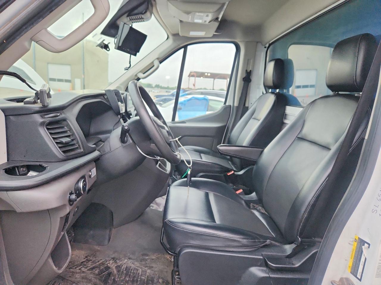 2022 Ford Transit Delivery Truck - Фото 7