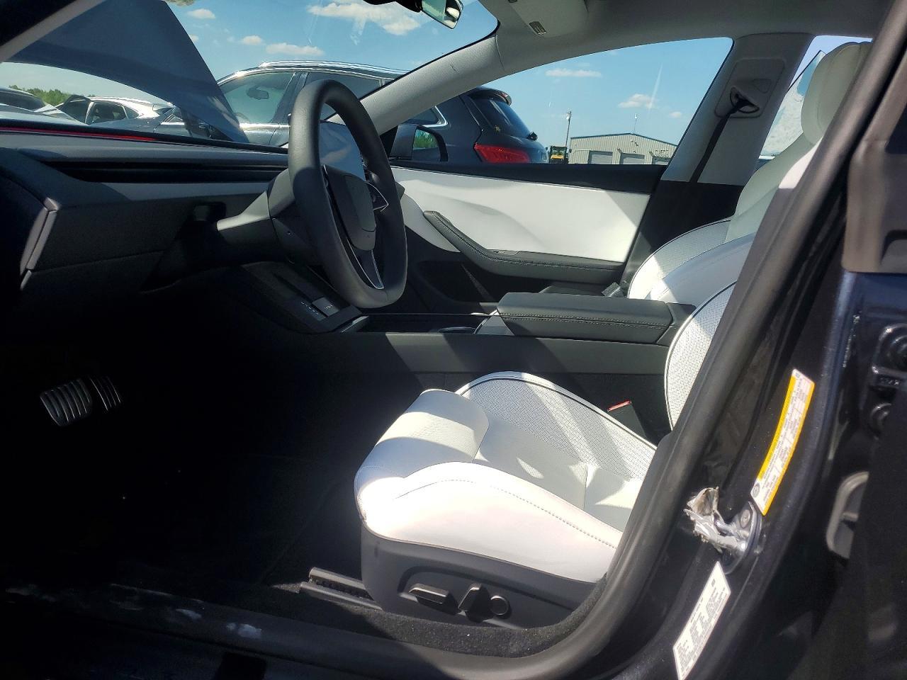 2024 Tesla Model 3 - Фото 7