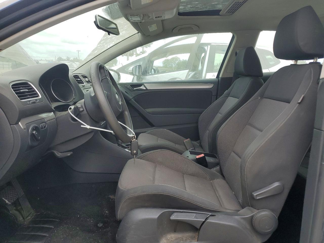 2010 Volkswagen Golf - Image 7