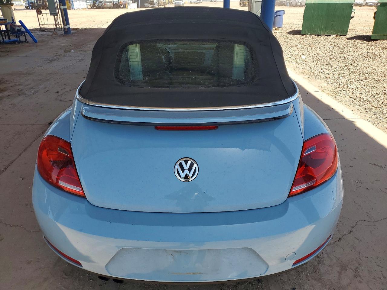 2015 Volkswagen Beetle 1.8T - Image 6