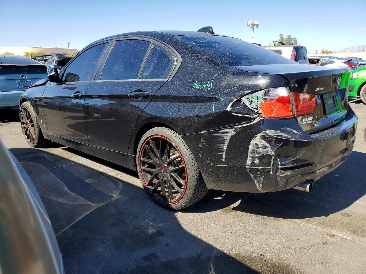 2015 BMW 320 I xDrive - Фото 2